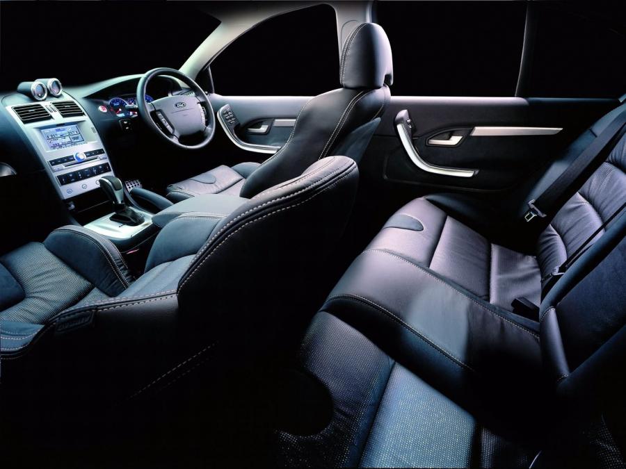 Интерьер FPV BF GT 2005 года  (фото 6 из 38)